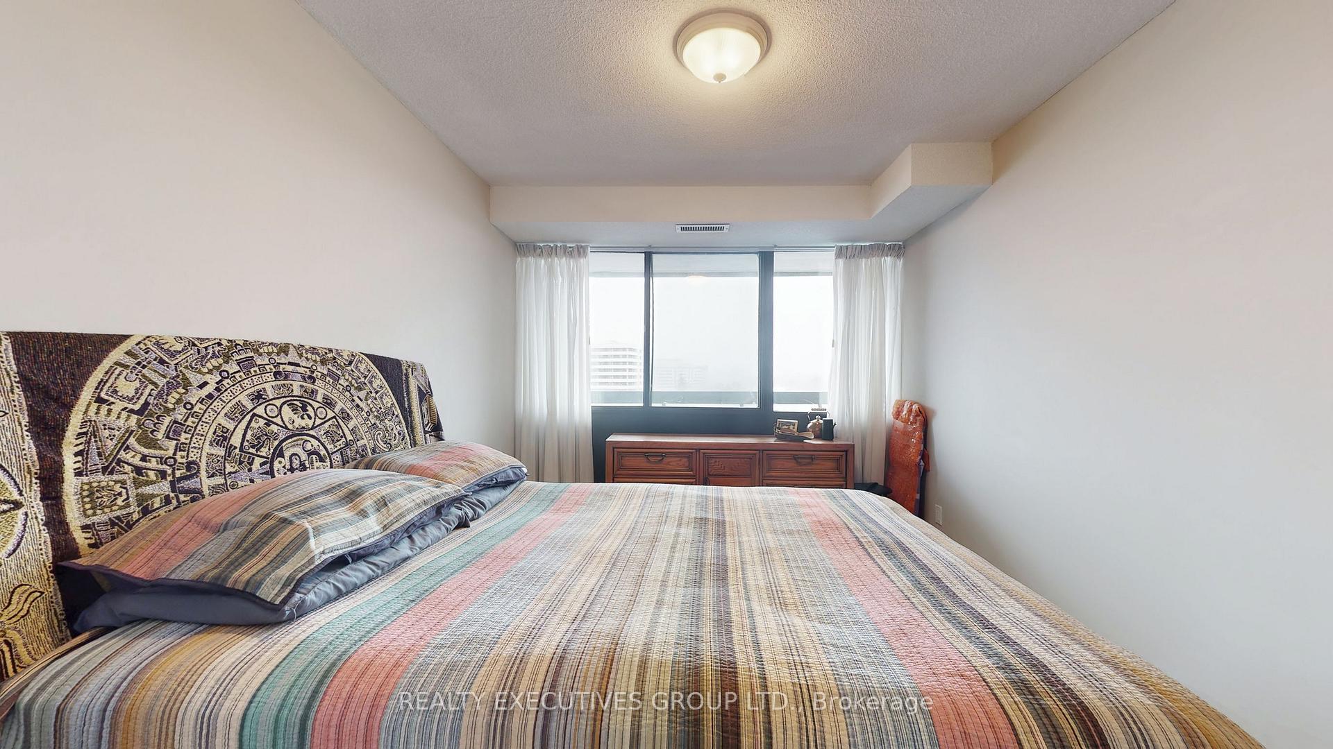 Photo 38 of Unit 902, 8111 Yonge Street, Markham, Royal Orchard — HOMEH