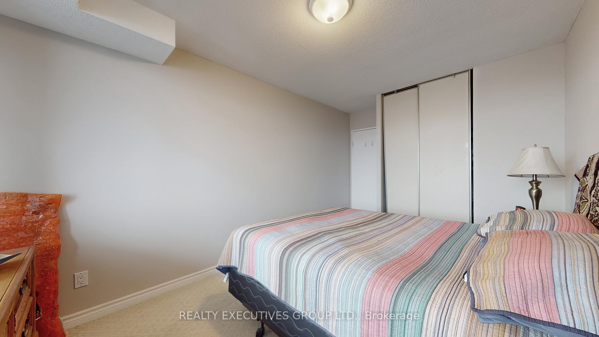 Photo 14 of Unit 902, 8111 Yonge Street, Markham, Royal Orchard — HOMEH