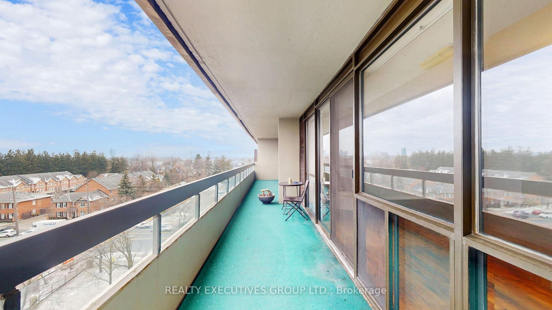 Photo 33 of Unit 902, 8111 Yonge Street, Markham, Royal Orchard — HOMEH