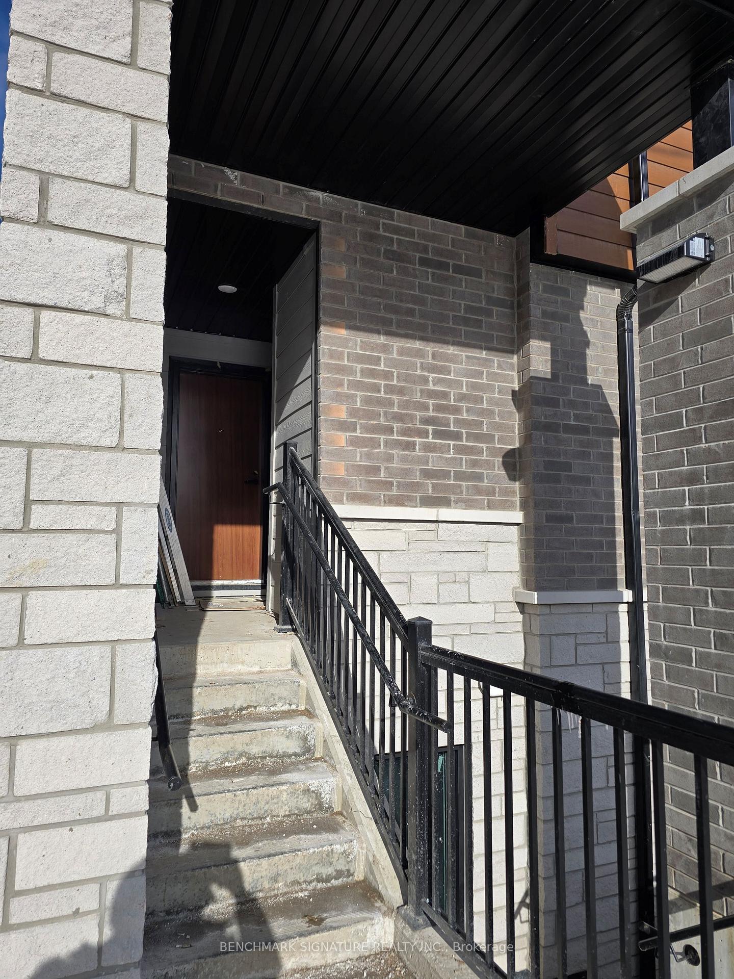 Photo 7 of Unit 520, 30 Markdale Lane, Markham, Middlefield — HOMEH