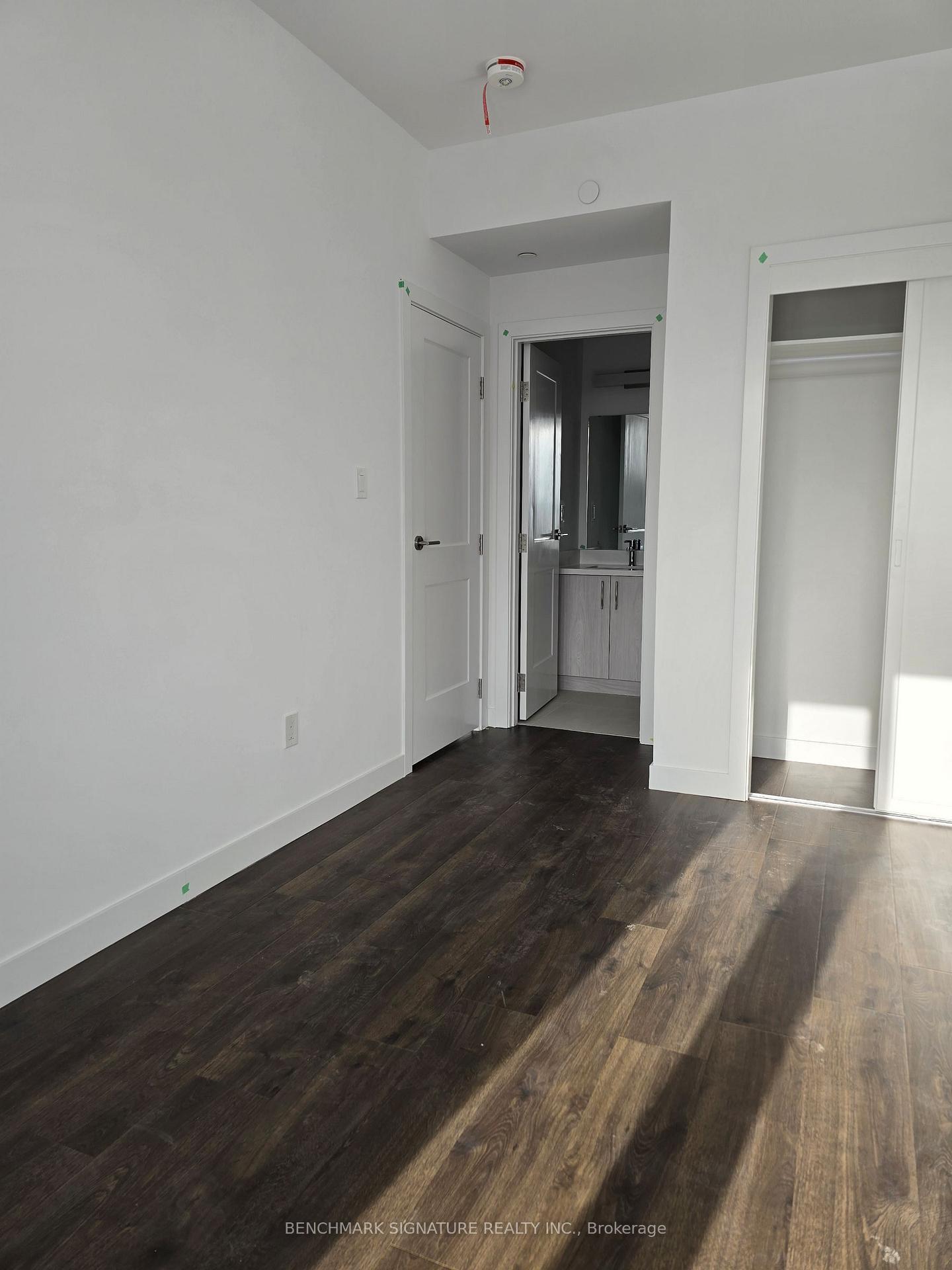 Photo 3 of Unit 520, 30 Markdale Lane, Markham, Middlefield — HOMEH