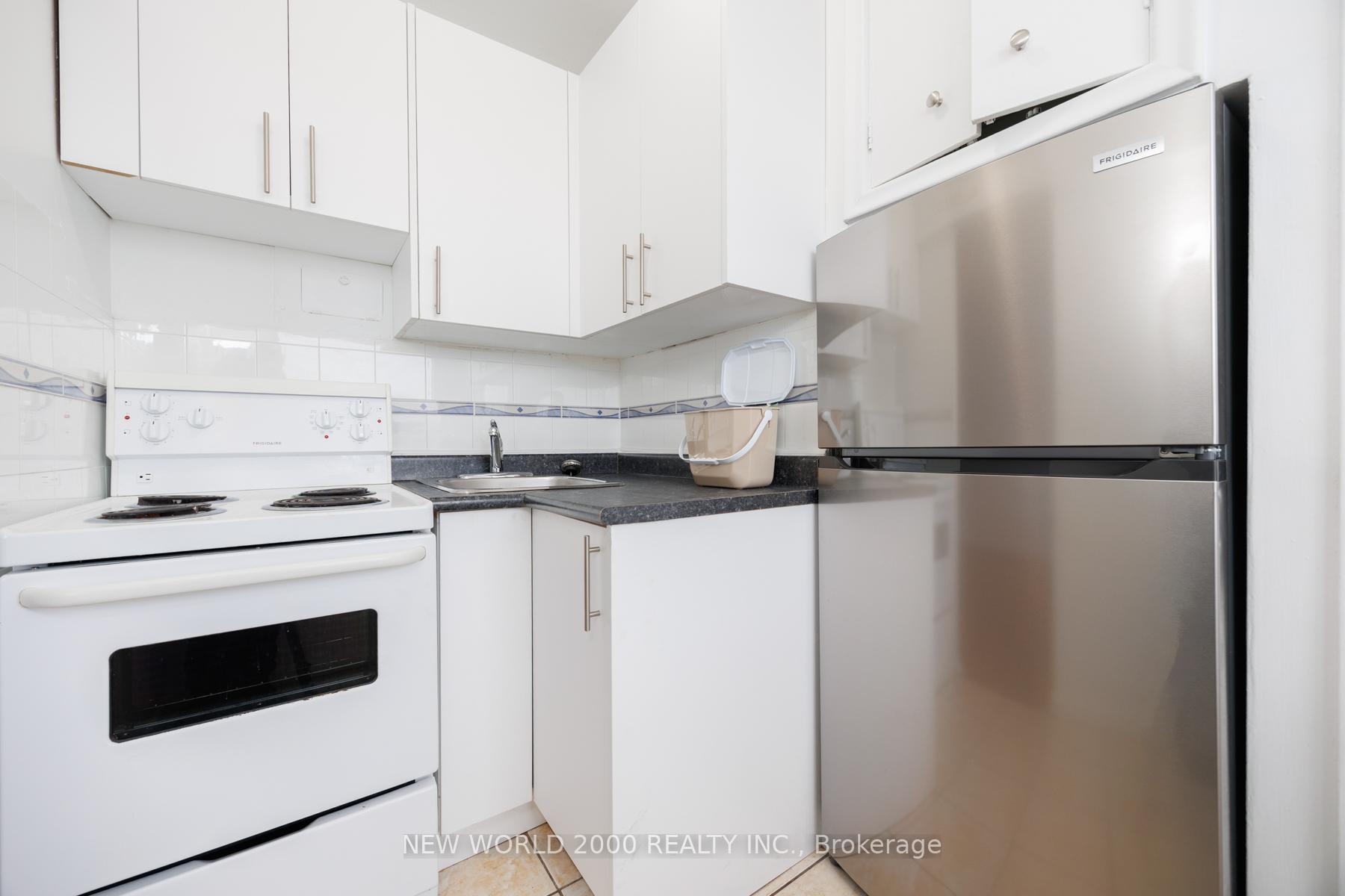 Photo 9 of Unit 902, 88 Bernard Avenue, Toronto, The Annex — HOMEH
