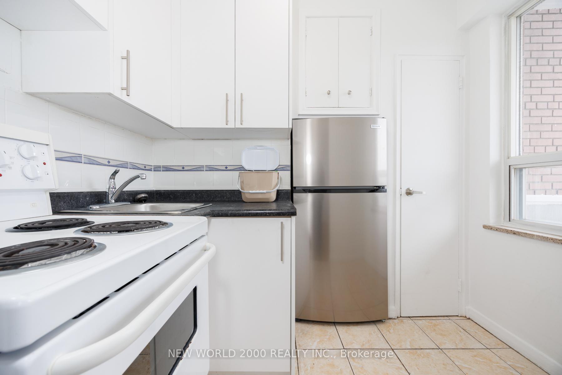 Photo 12 of Unit 902, 88 Bernard Avenue, Toronto, The Annex — HOMEH