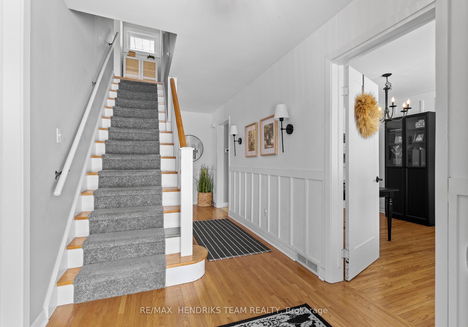 Photo 3 of 9 Rosemount Avenue, St. Catharines, Vine/Linwell — HOMEH