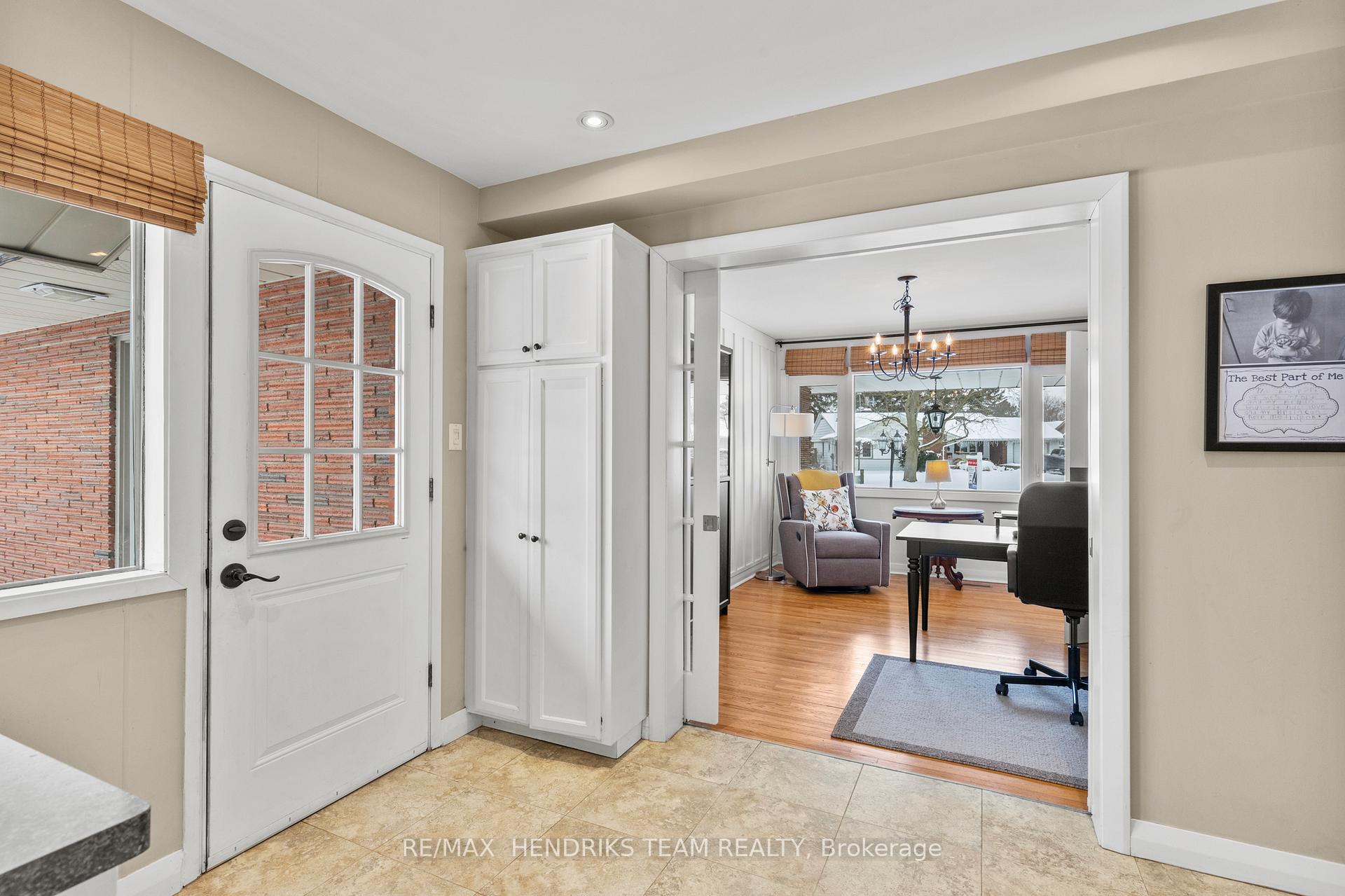 Photo 11 of 9 Rosemount Avenue, St. Catharines, Vine/Linwell — HOMEH