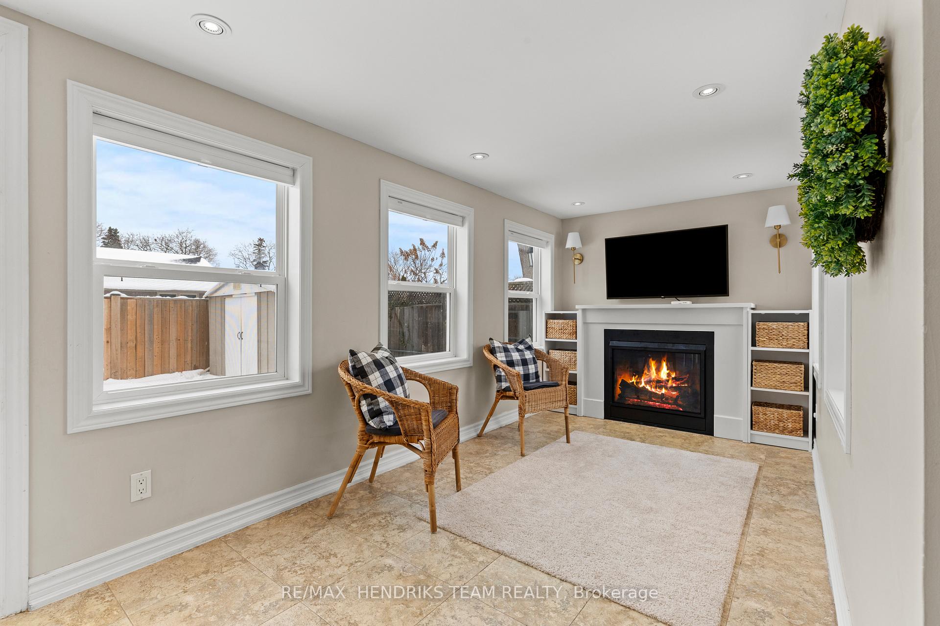 Photo 46 of 9 Rosemount Avenue, St. Catharines, Vine/Linwell — HOMEH