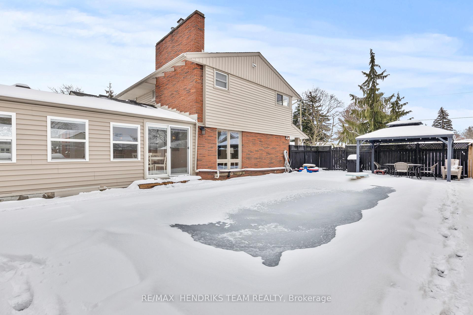 Photo 43 of 9 Rosemount Avenue, St. Catharines, Vine/Linwell — HOMEH