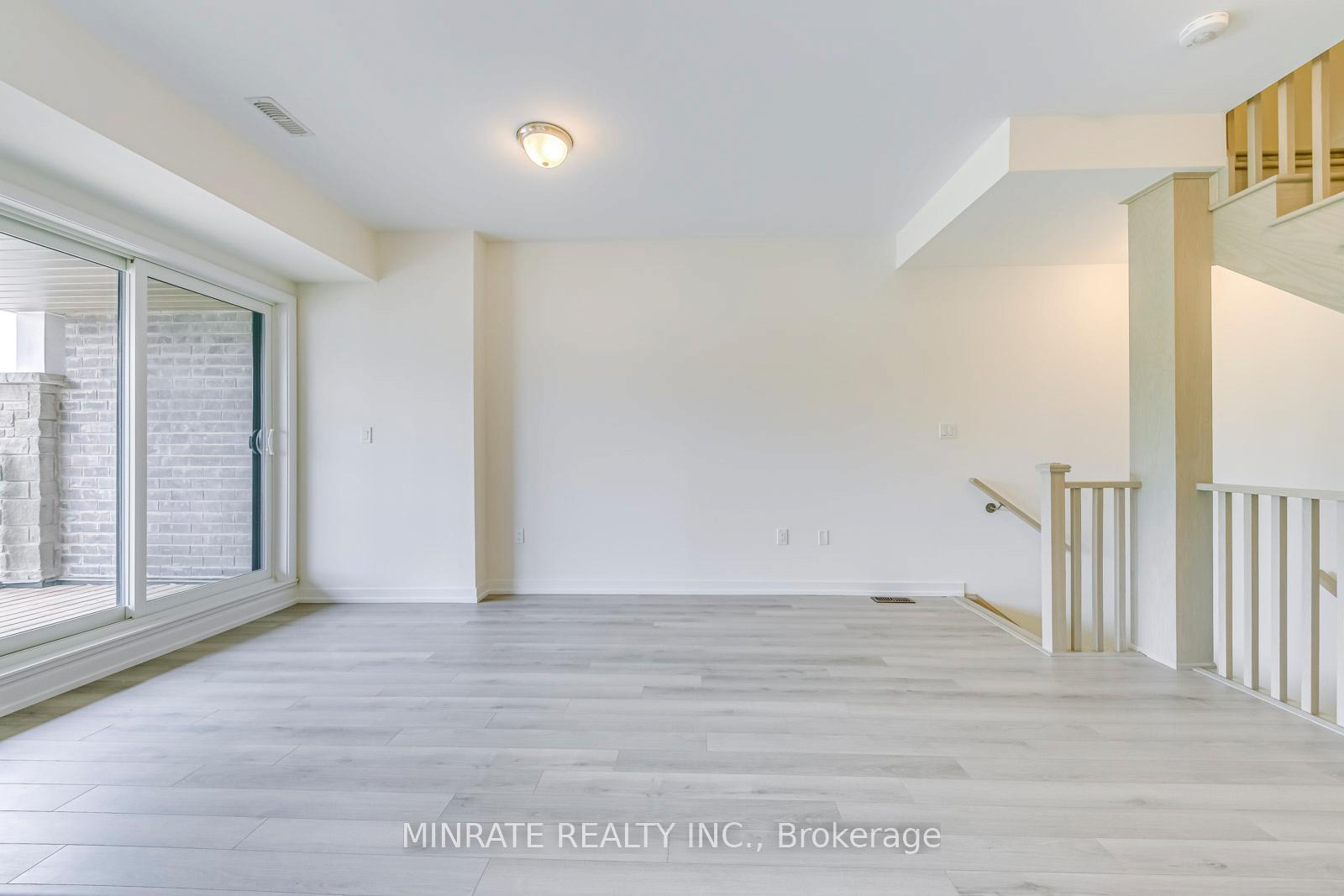 Photo 3 of 1544 Wellwood Terrace, Milton, Cobban — HOMEH