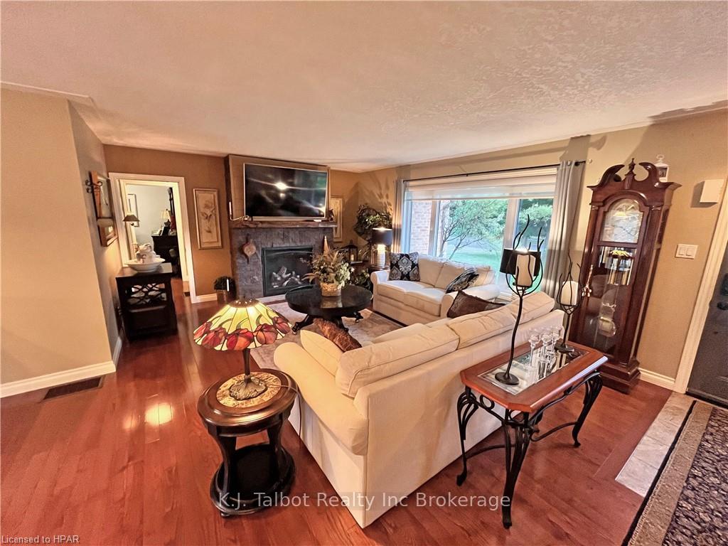 Photo 4 of 175 Jones Street, Goderich, Goderich (Town) — HOMEH