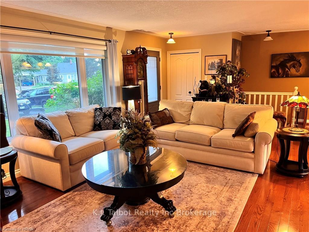 Photo 7 of 175 Jones Street, Goderich, Goderich (Town) — HOMEH