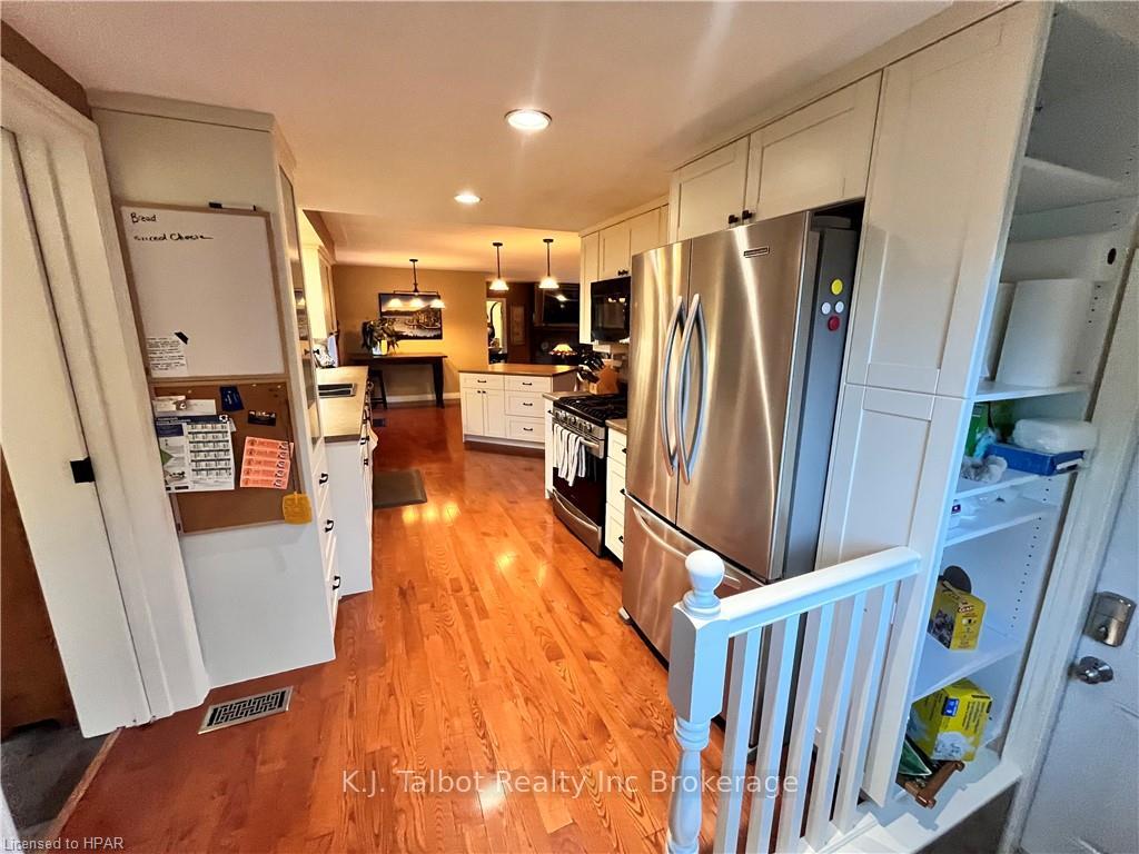 Photo 14 of 175 Jones Street, Goderich, Goderich (Town) — HOMEH
