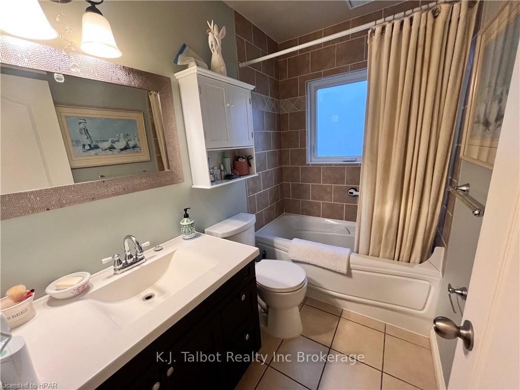 Photo 19 of 175 Jones Street, Goderich, Goderich (Town) — HOMEH