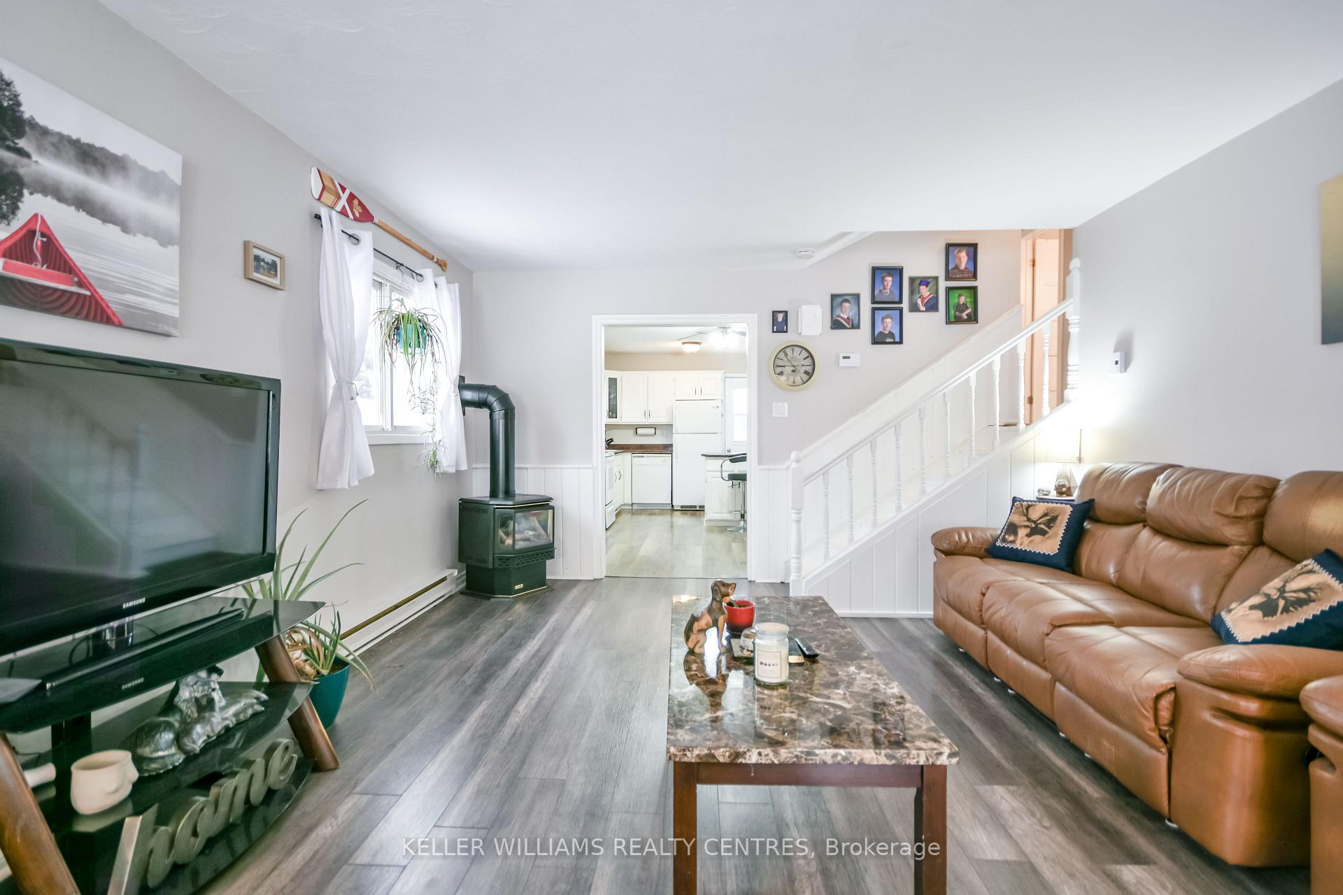 Photo 10 of 318 Colborne Street, Midland — HOMEH