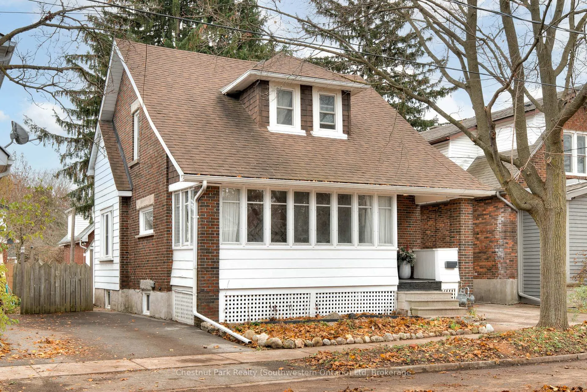 Photo 2 of 19 Stull Avenue, Guelph, Exhibition Park — HOMEH