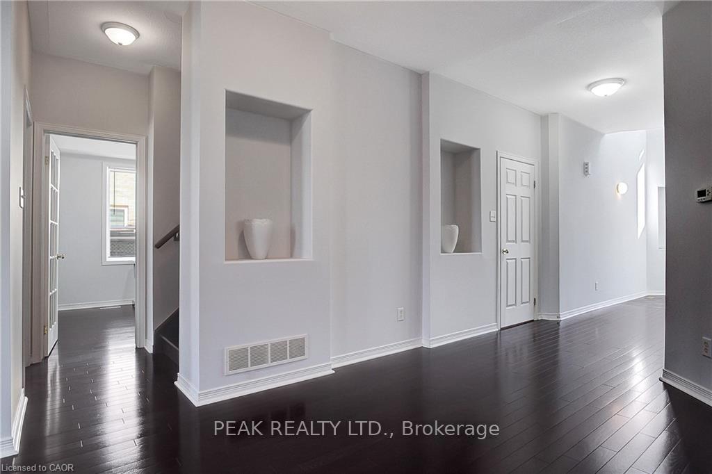 Photo 12 of 320 Robert Ferrie Drive, Kitchener — HOMEH