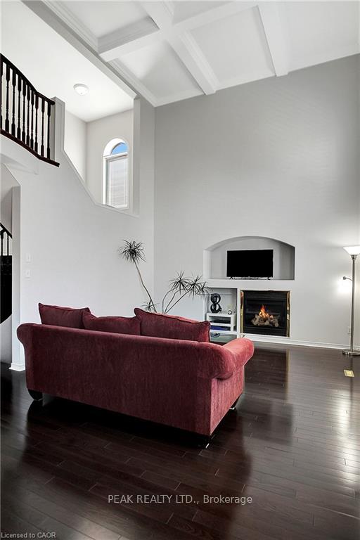 Photo 7 of 320 Robert Ferrie Drive, Kitchener — HOMEH