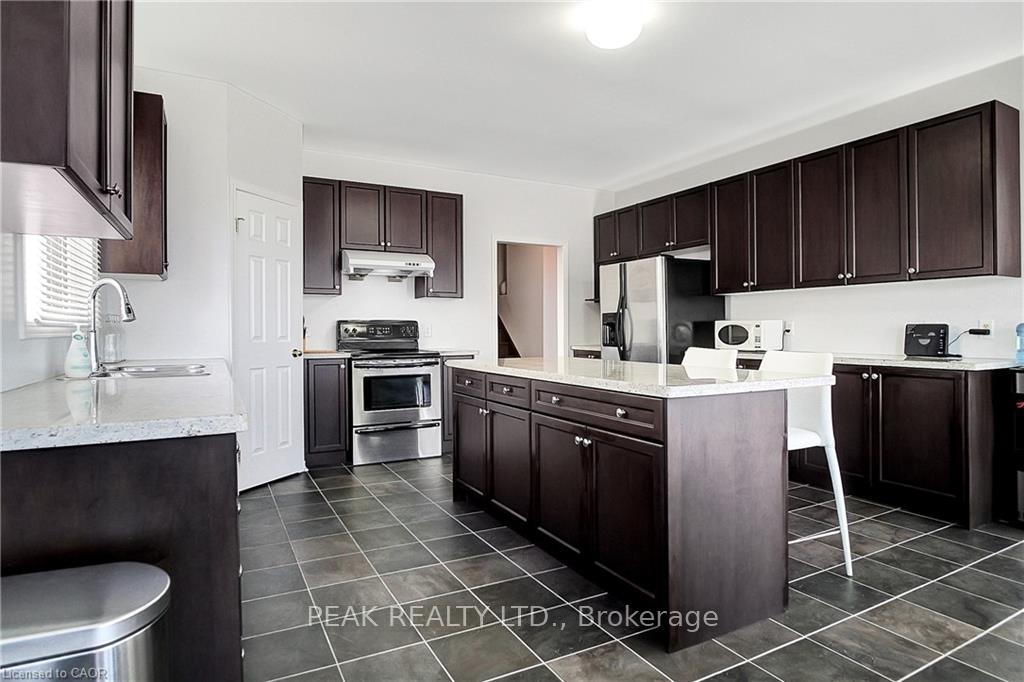 Photo 9 of 320 Robert Ferrie Drive, Kitchener — HOMEH