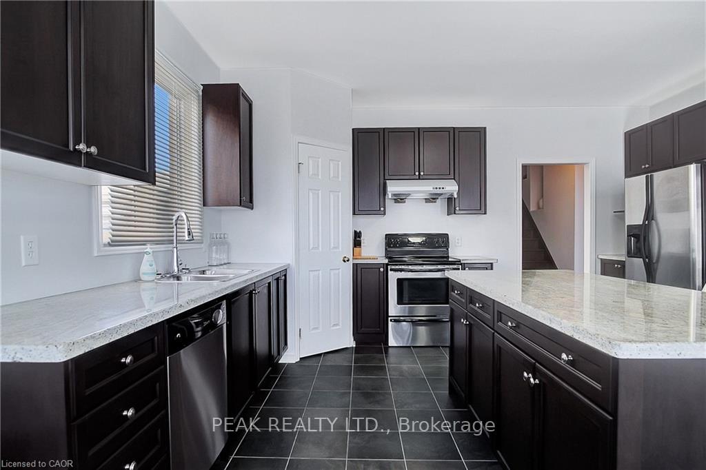 Photo 27 of 320 Robert Ferrie Drive, Kitchener — HOMEH