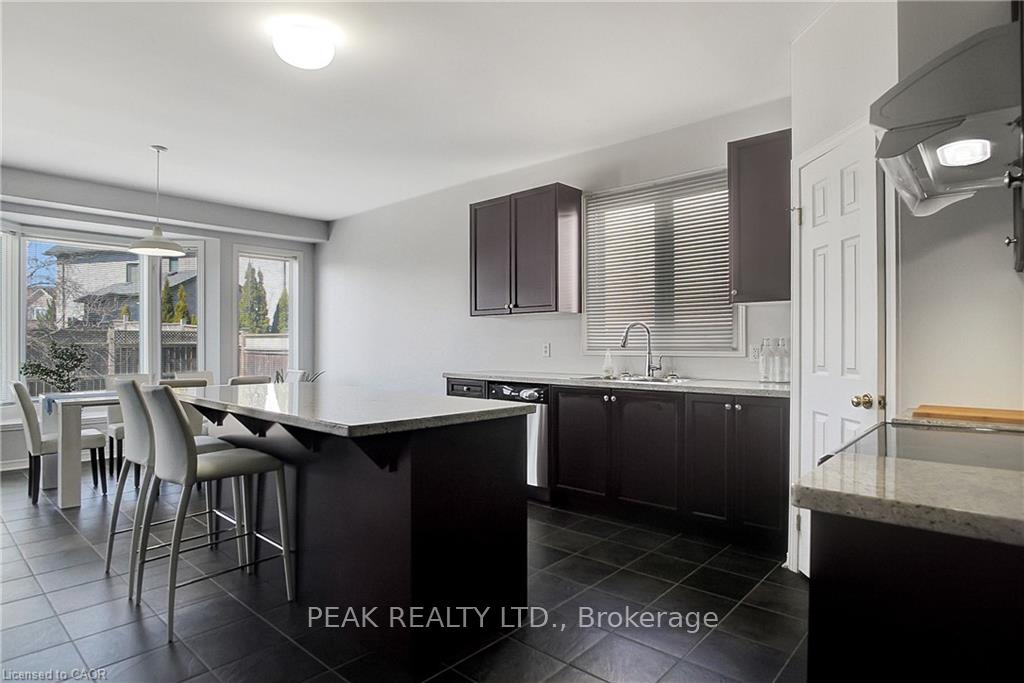 Photo 14 of 320 Robert Ferrie Drive, Kitchener — HOMEH