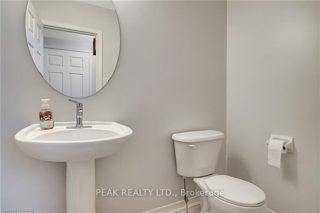 Photo 22 of 320 Robert Ferrie Drive, Kitchener — HOMEH