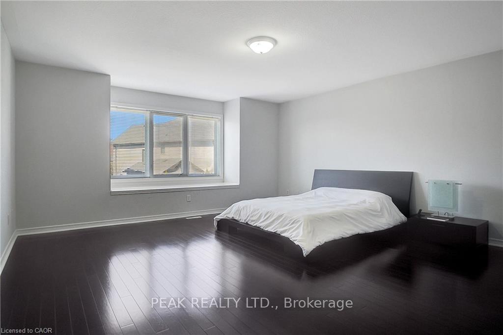 Photo 17 of 320 Robert Ferrie Drive, Kitchener — HOMEH