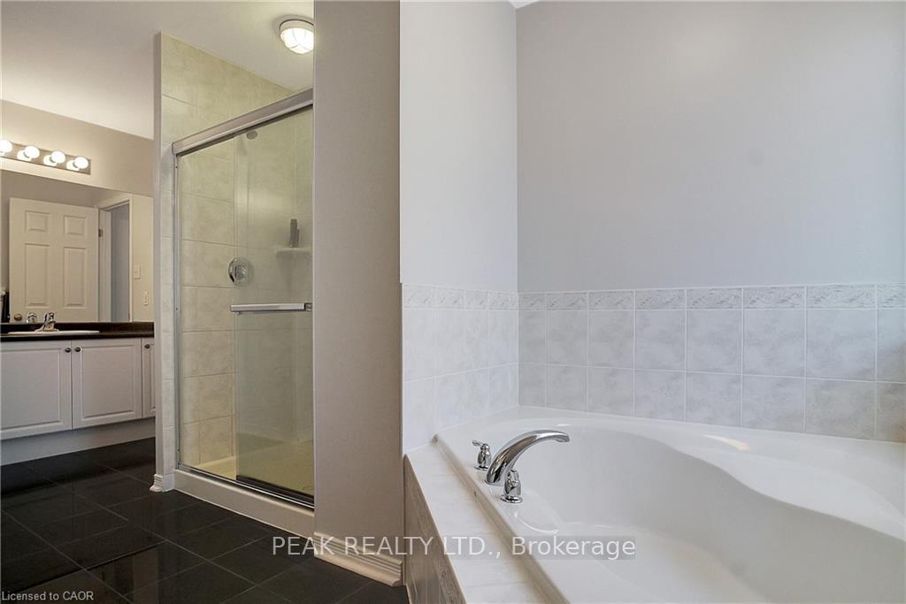 Photo 19 of 320 Robert Ferrie Drive, Kitchener — HOMEH
