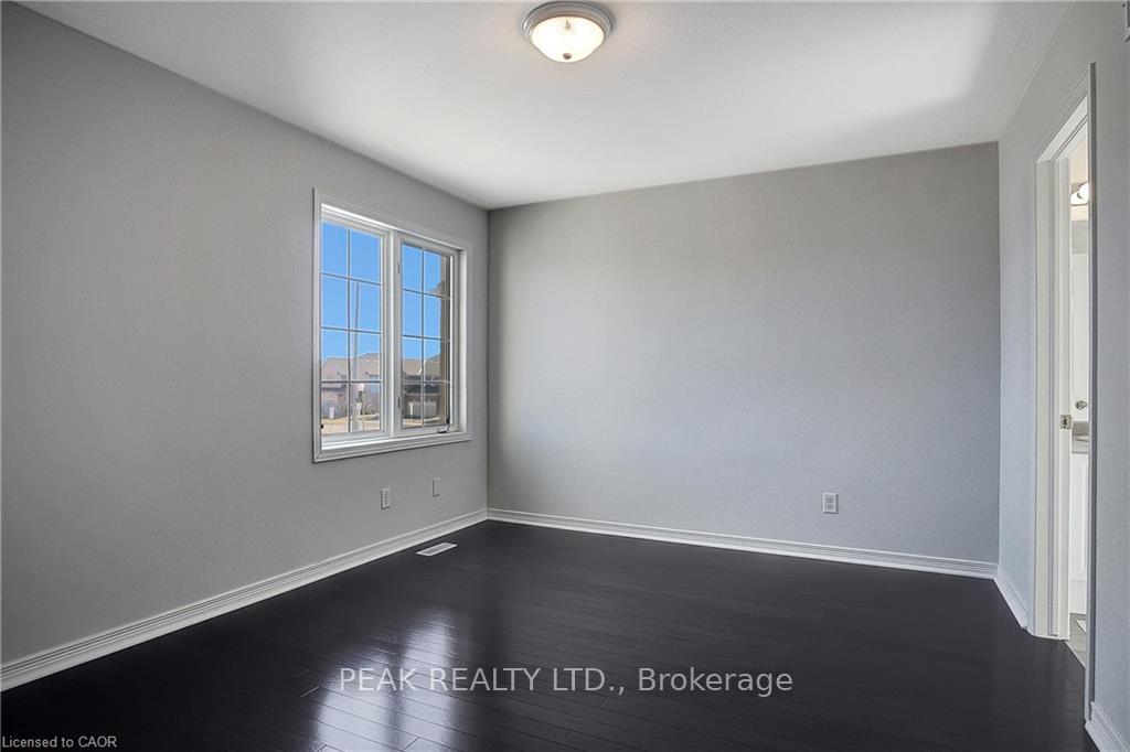 Photo 16 of 320 Robert Ferrie Drive, Kitchener — HOMEH