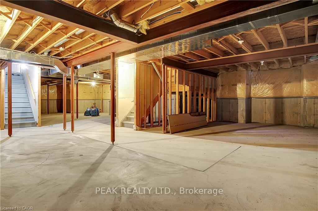 Photo 30 of 320 Robert Ferrie Drive, Kitchener — HOMEH