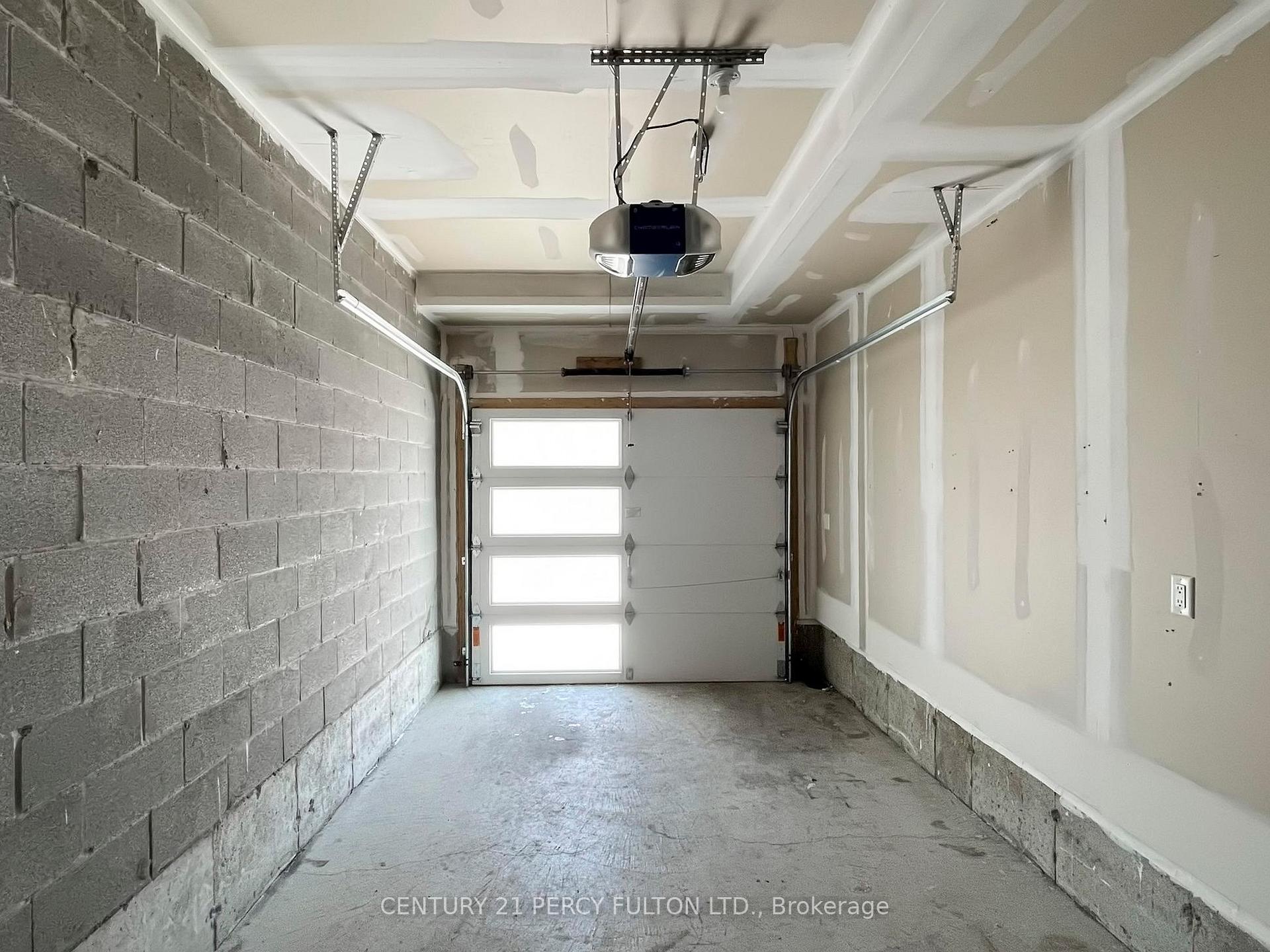 Photo 23 of Unit 206, 2550 Castlegate Crossing, Pickering, Duffin Heights — HOMEH