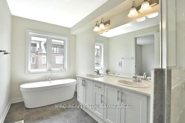 Photo 16 of 4 Bayonne Drive, Hamilton, Stoney Creek Mountain — HOMEH