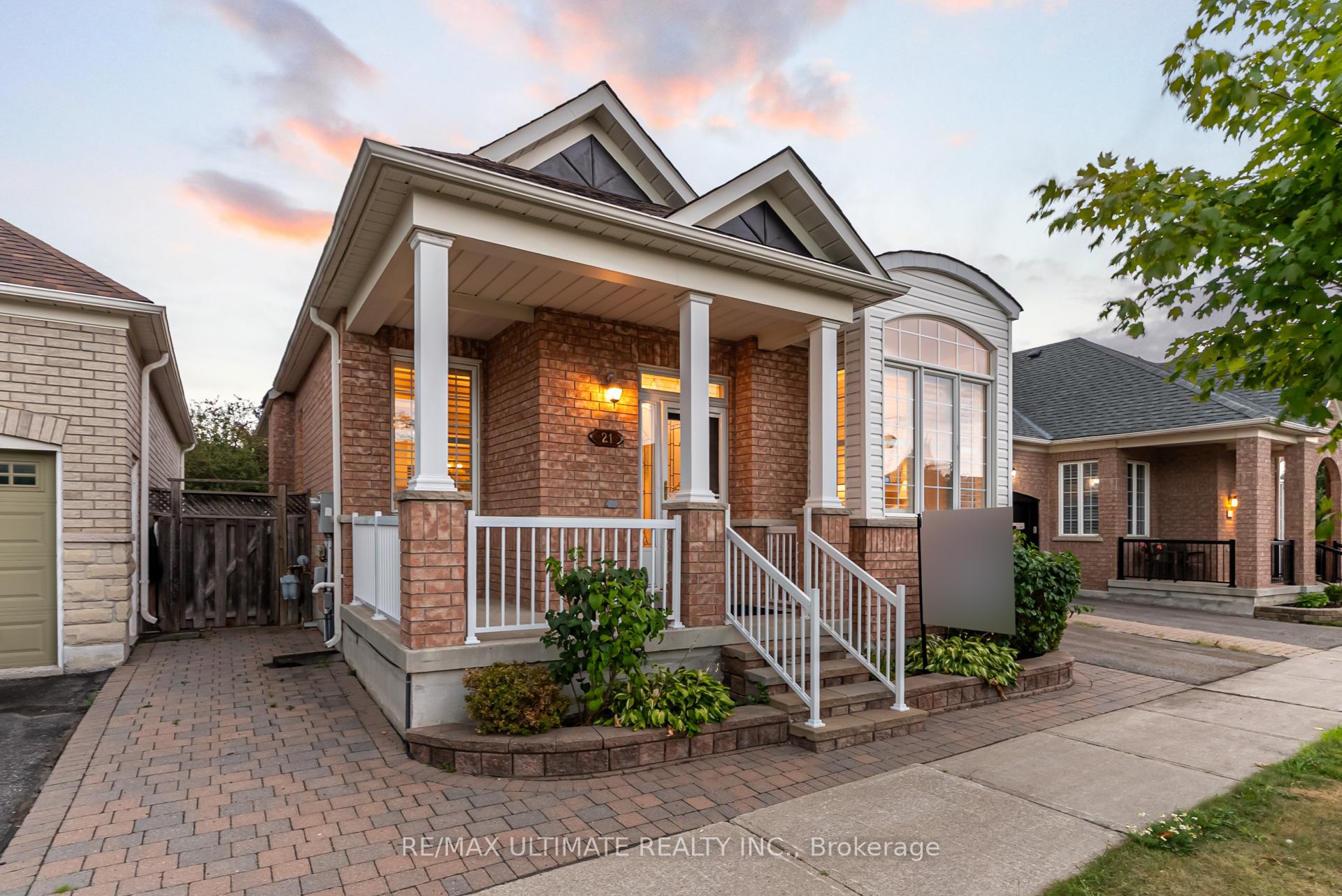 Photo 2 of 21 Delray Drive, Markham, Greensborough — HOMEH