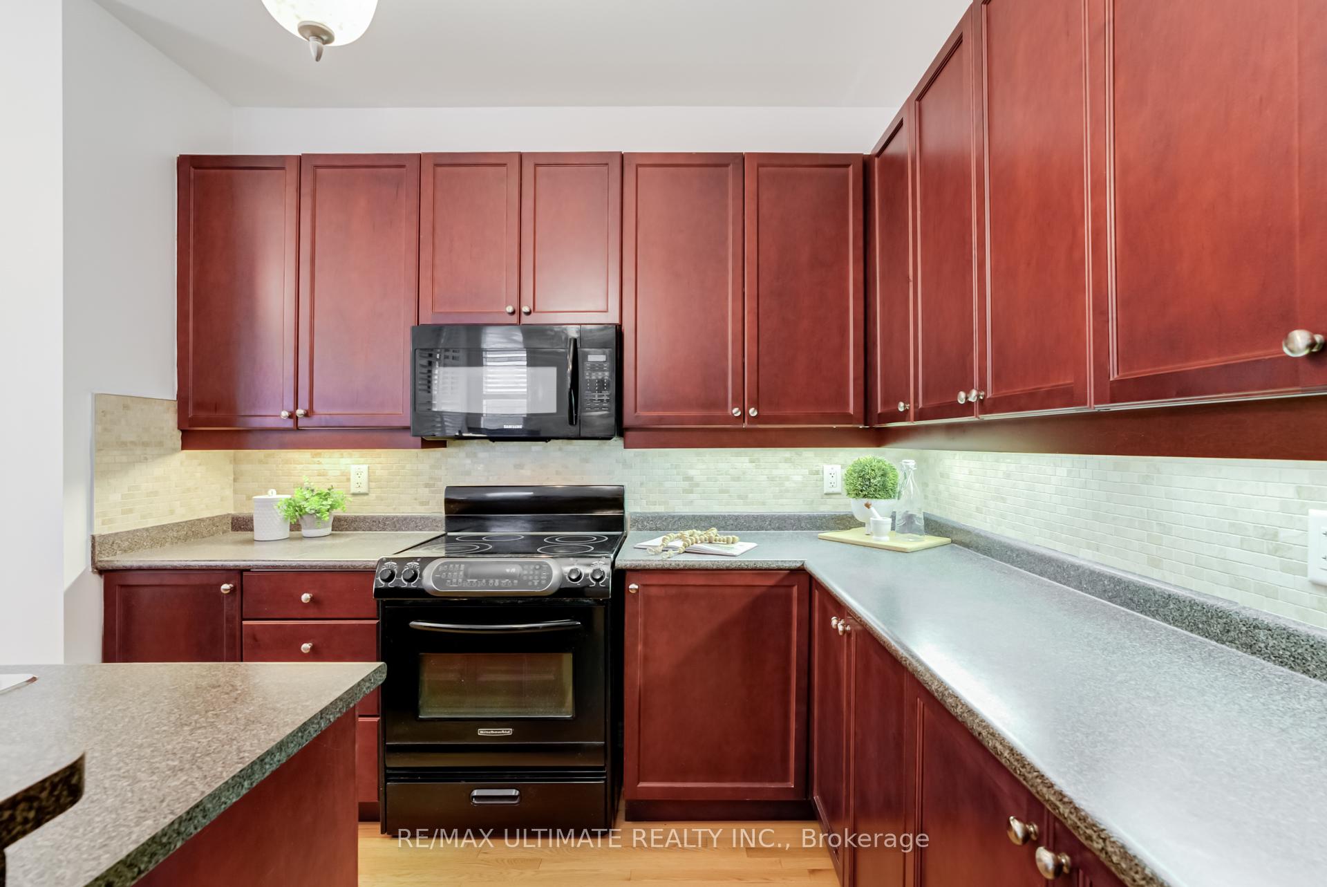Photo 15 of 21 Delray Drive, Markham, Greensborough — HOMEH