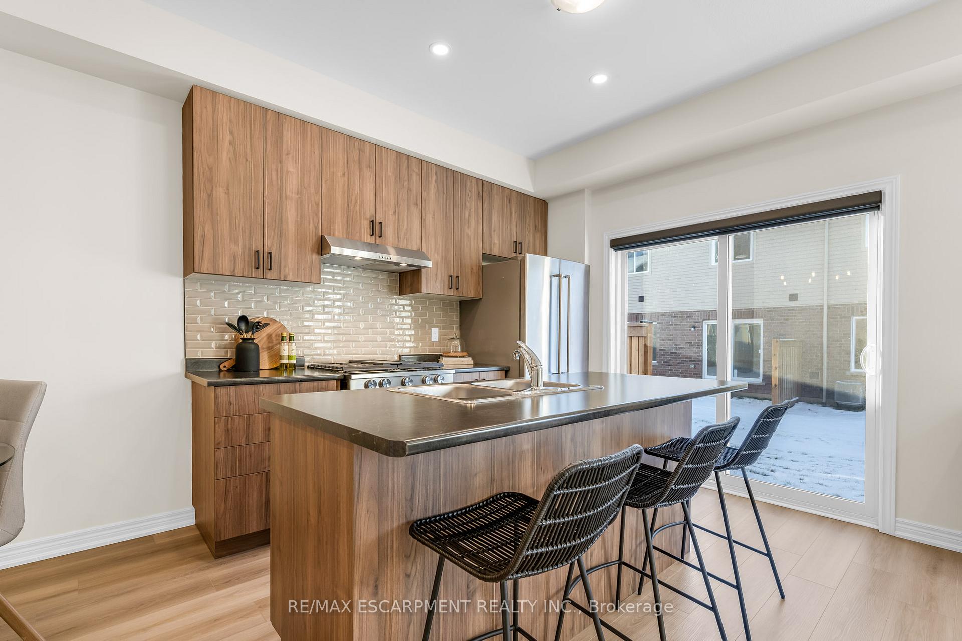 Photo 5 of Unit 25, 205 Thames Way, Hamilton, Mount Hope — HOMEH