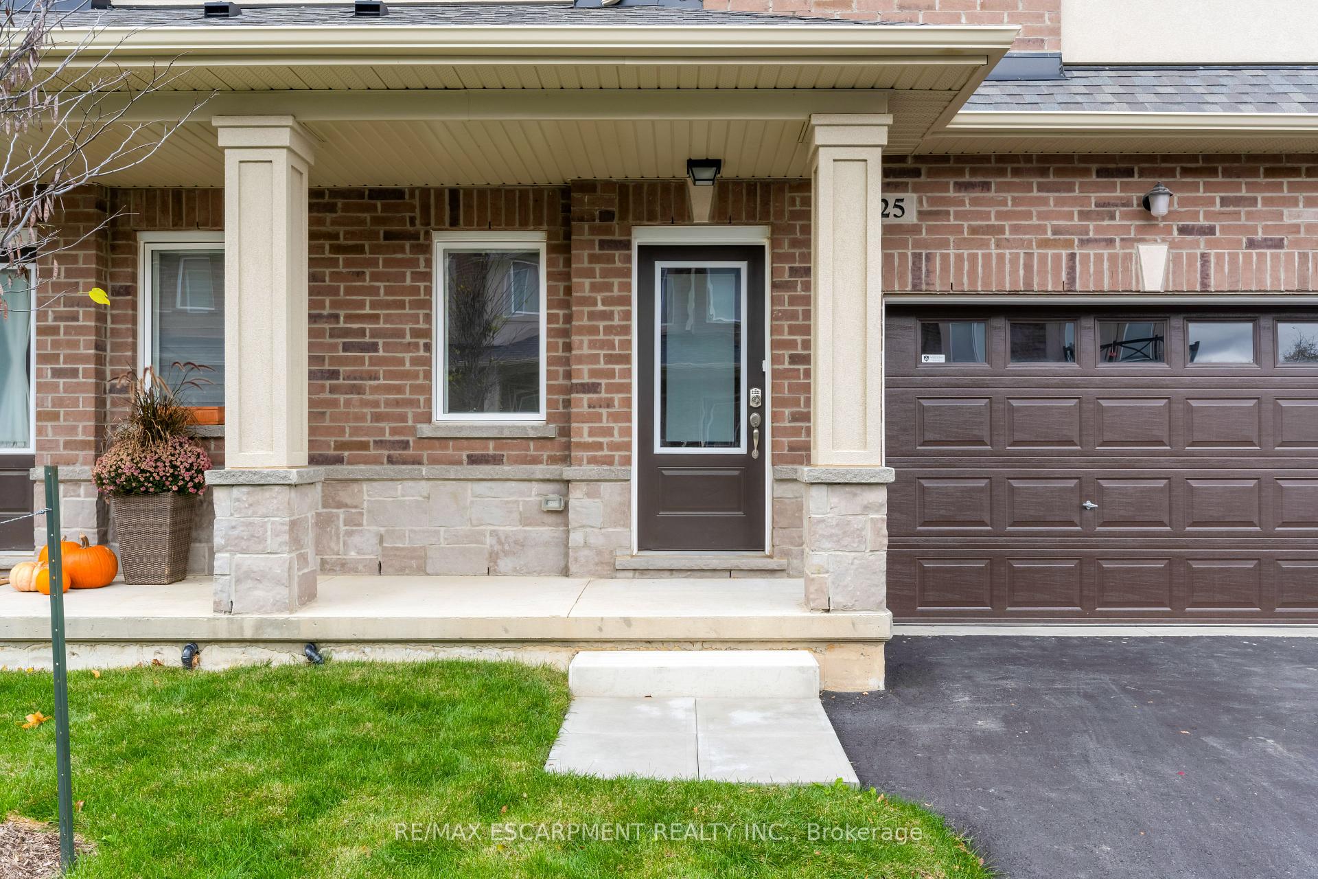 Photo 13 of Unit 25, 205 Thames Way, Hamilton, Mount Hope — HOMEH