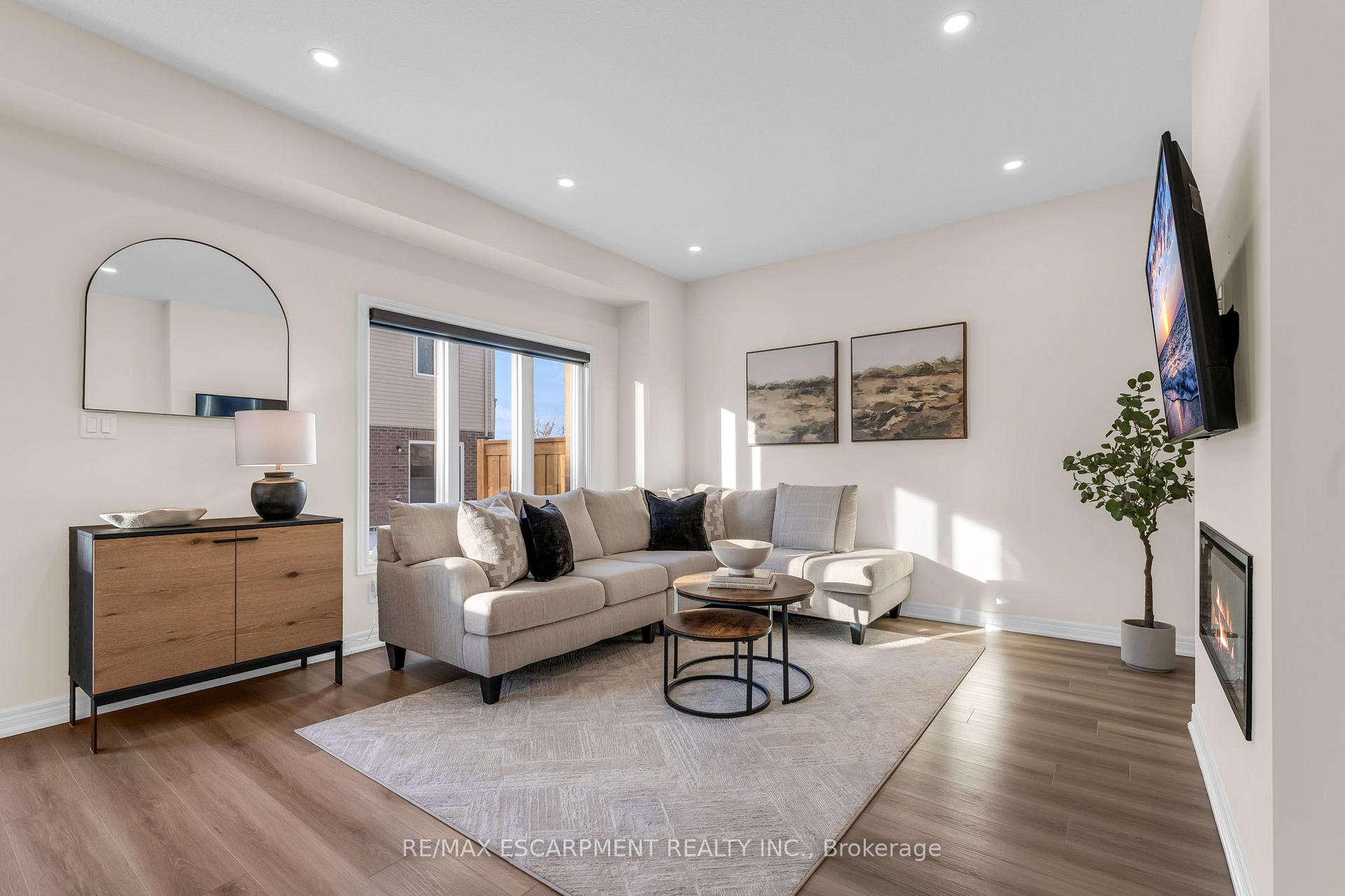 Photo 21 of Unit 25, 205 Thames Way, Hamilton, Mount Hope — HOMEH