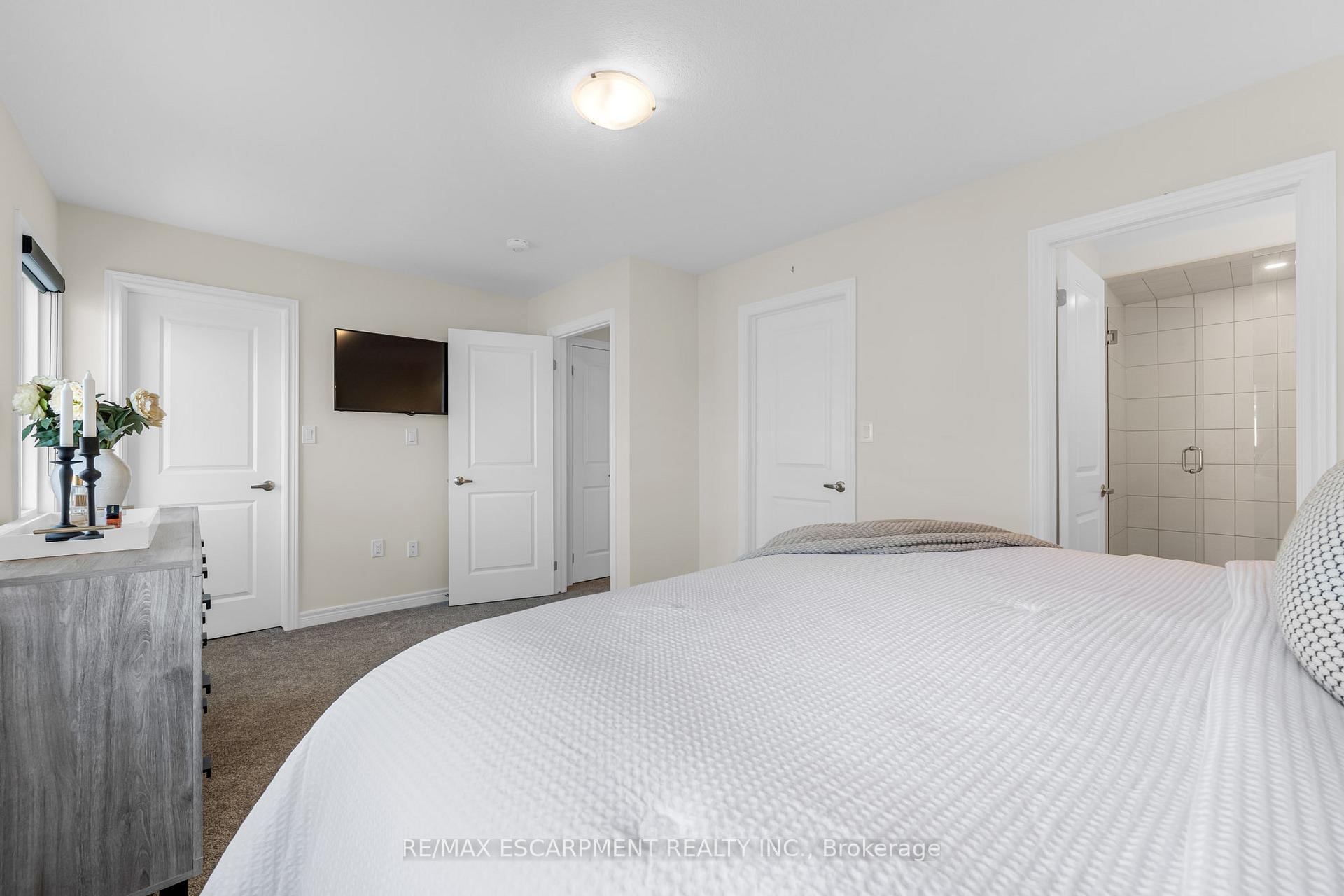 Photo 8 of Unit 25, 205 Thames Way, Hamilton, Mount Hope — HOMEH