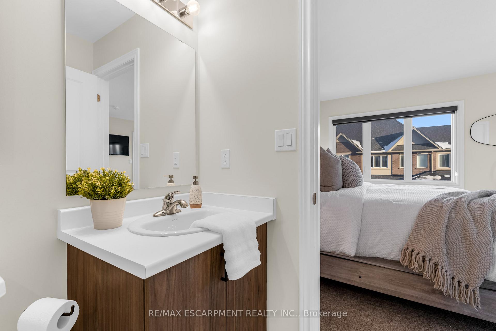 Photo 12 of Unit 25, 205 Thames Way, Hamilton, Mount Hope — HOMEH