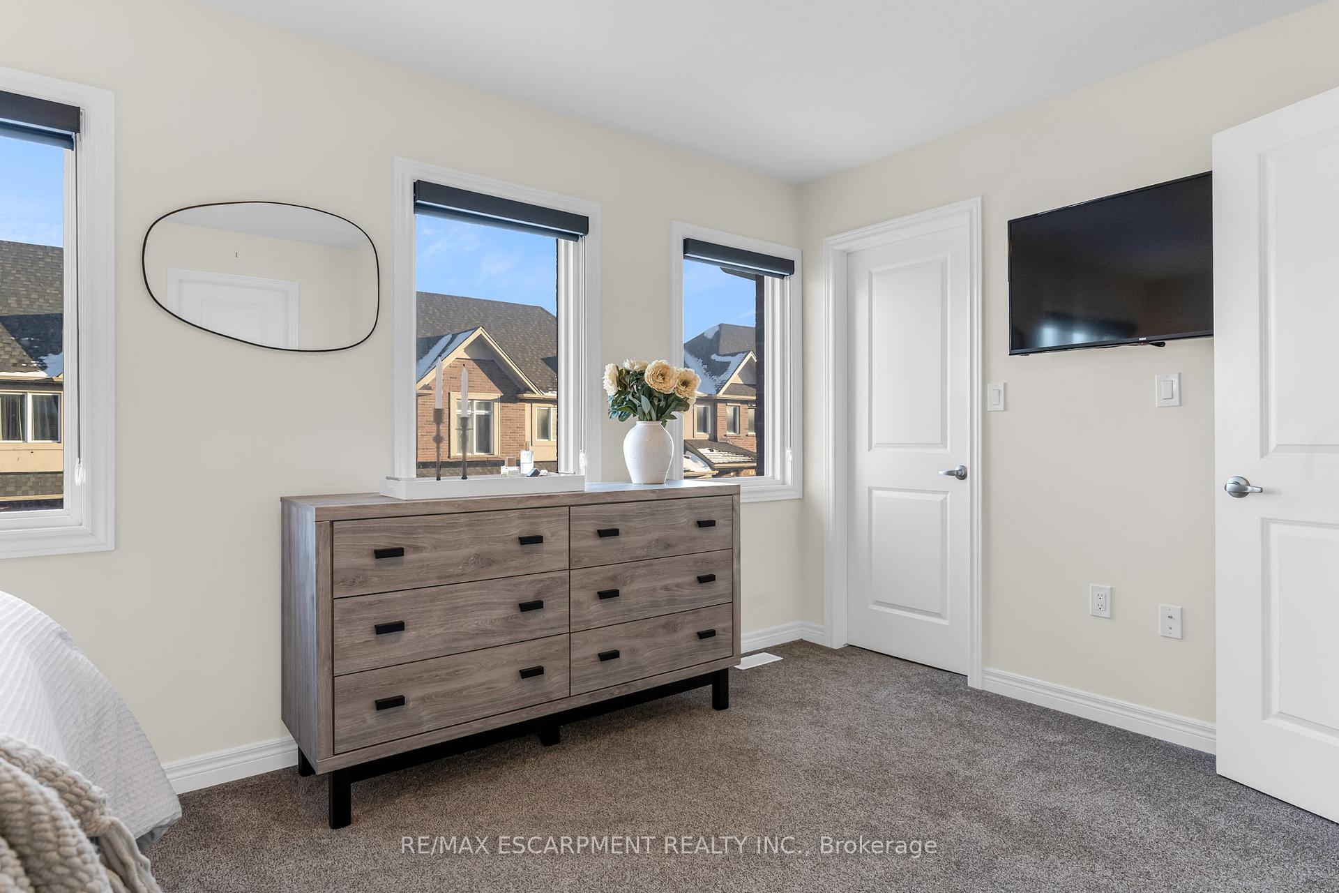 Photo 7 of Unit 25, 205 Thames Way, Hamilton, Mount Hope — HOMEH