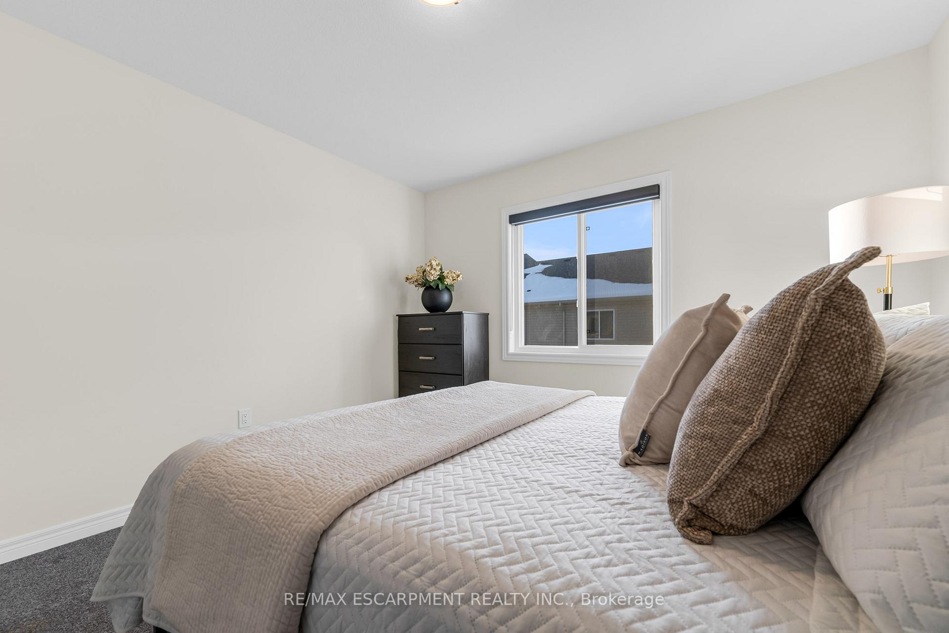 Photo 11 of Unit 25, 205 Thames Way, Hamilton, Mount Hope — HOMEH