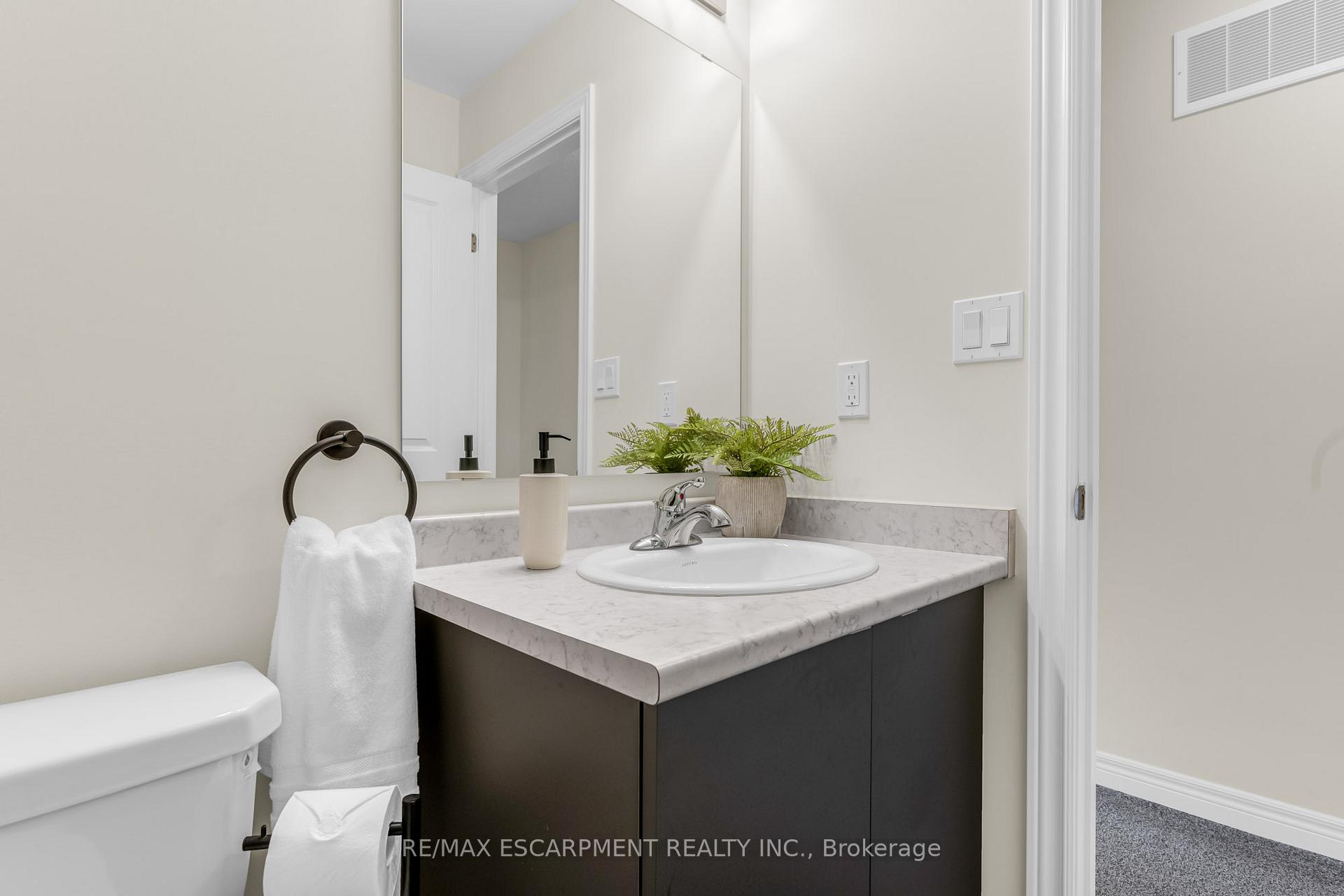 Photo 9 of Unit 25, 205 Thames Way, Hamilton, Mount Hope — HOMEH