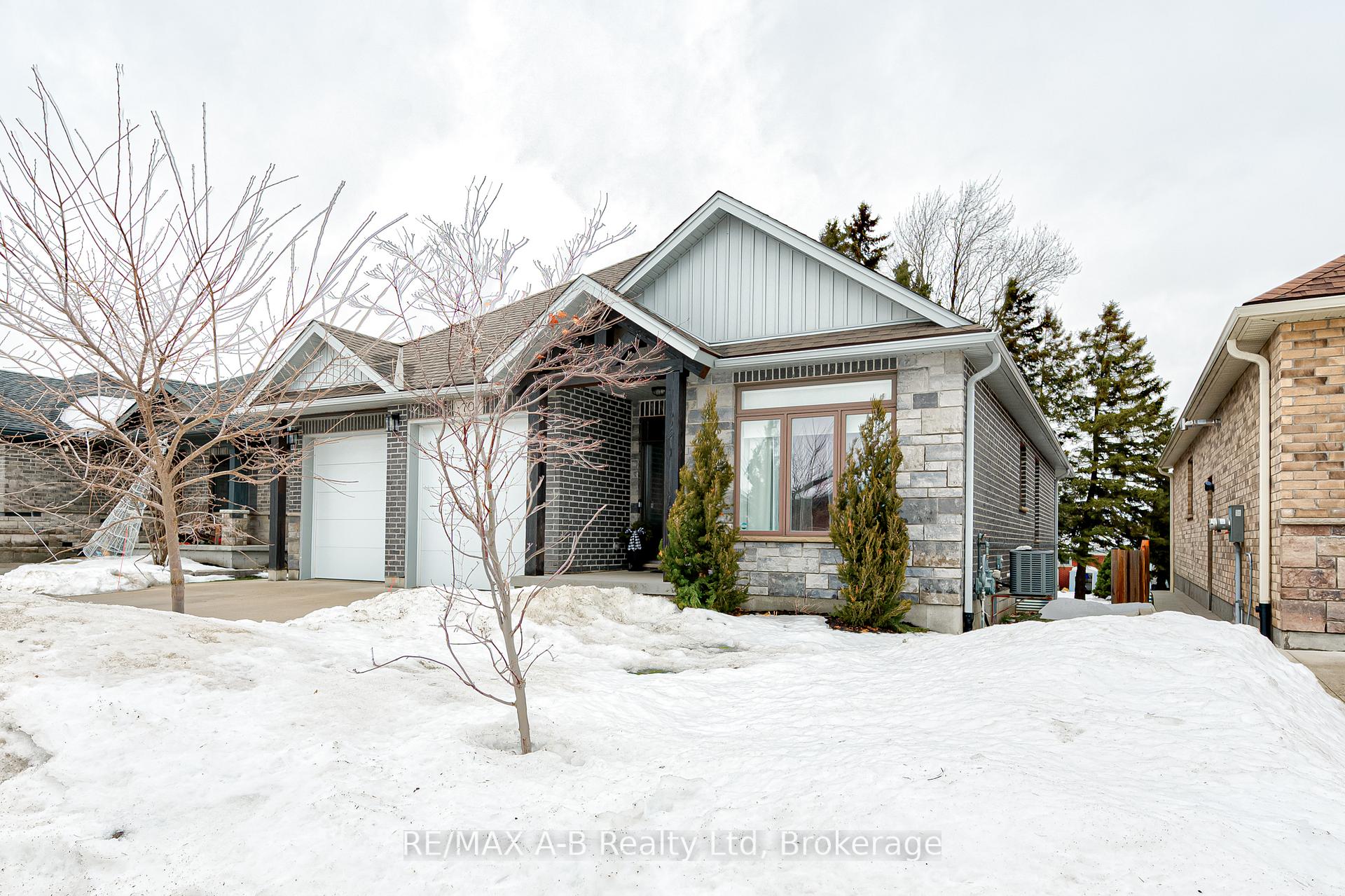 Photo 3 of 70 Gerber Drive, Perth East, Milverton — HOMEH