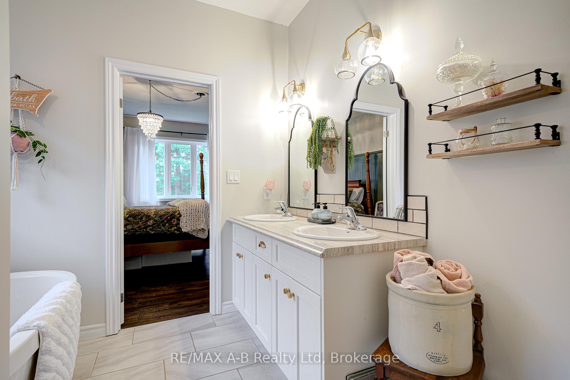 Photo 48 of 70 Gerber Drive, Perth East, Milverton — HOMEH