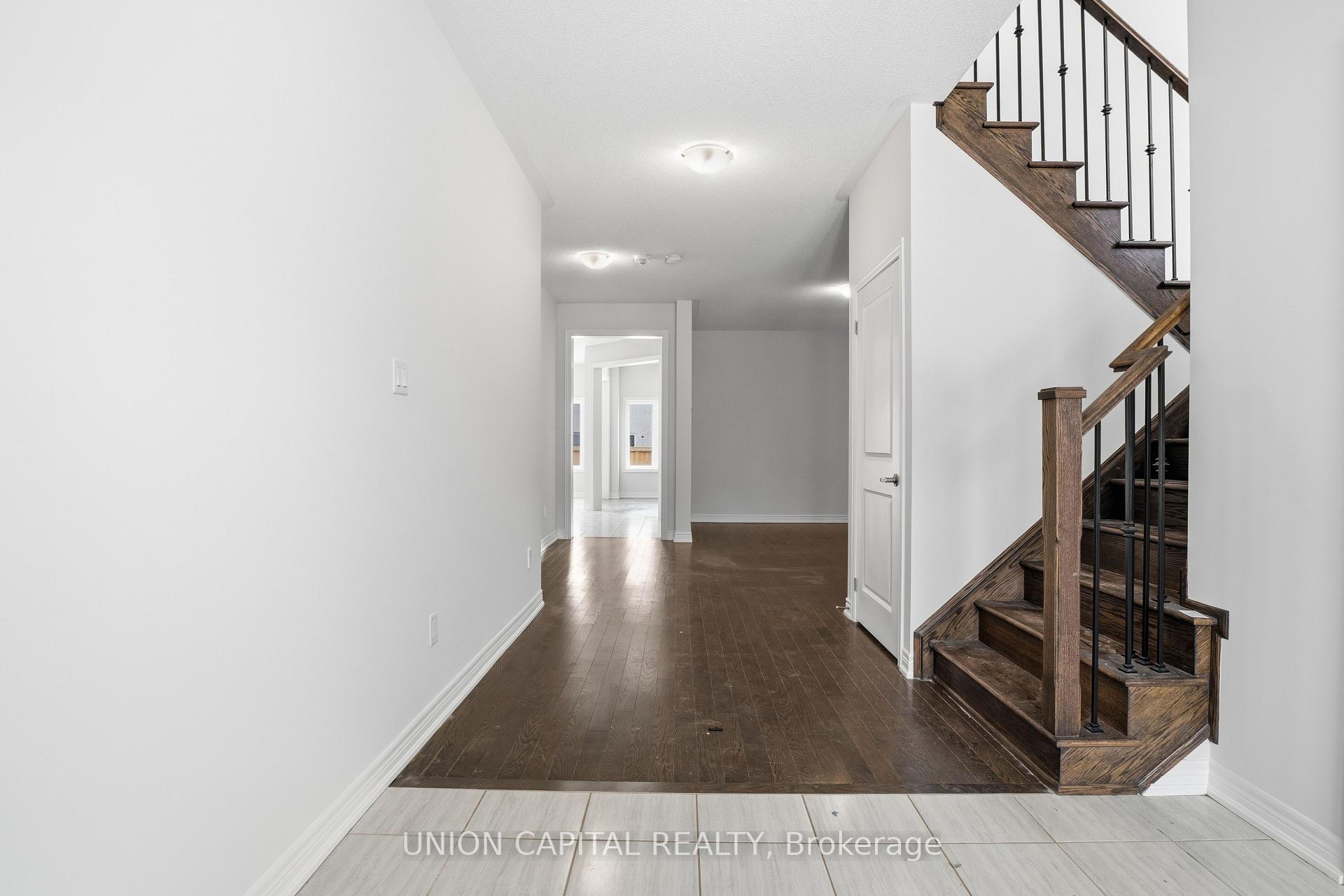 Photo 2 of 943 Larter Street, Innisfil, Alcona — HOMEH