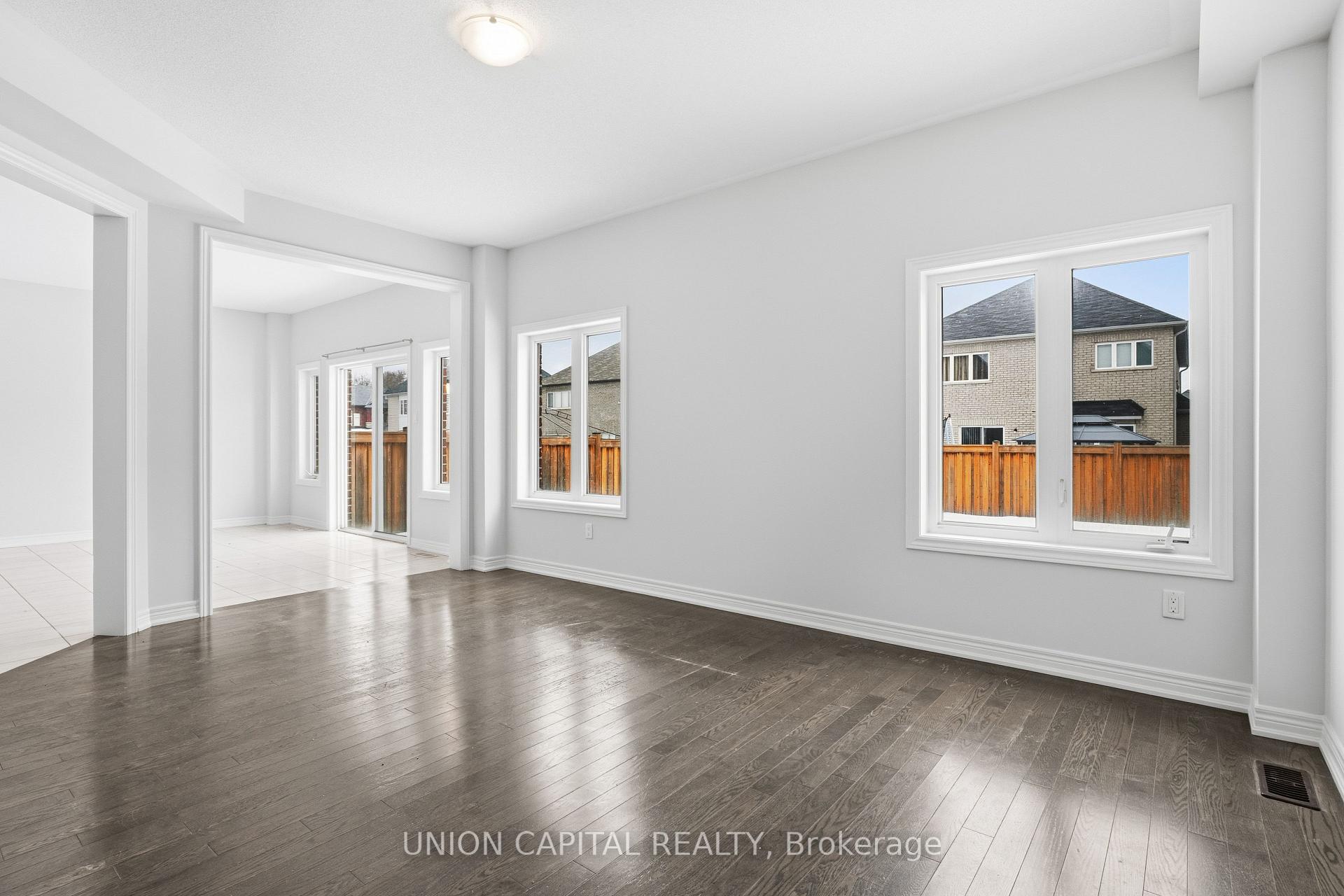Photo 5 of 943 Larter Street, Innisfil, Alcona — HOMEH