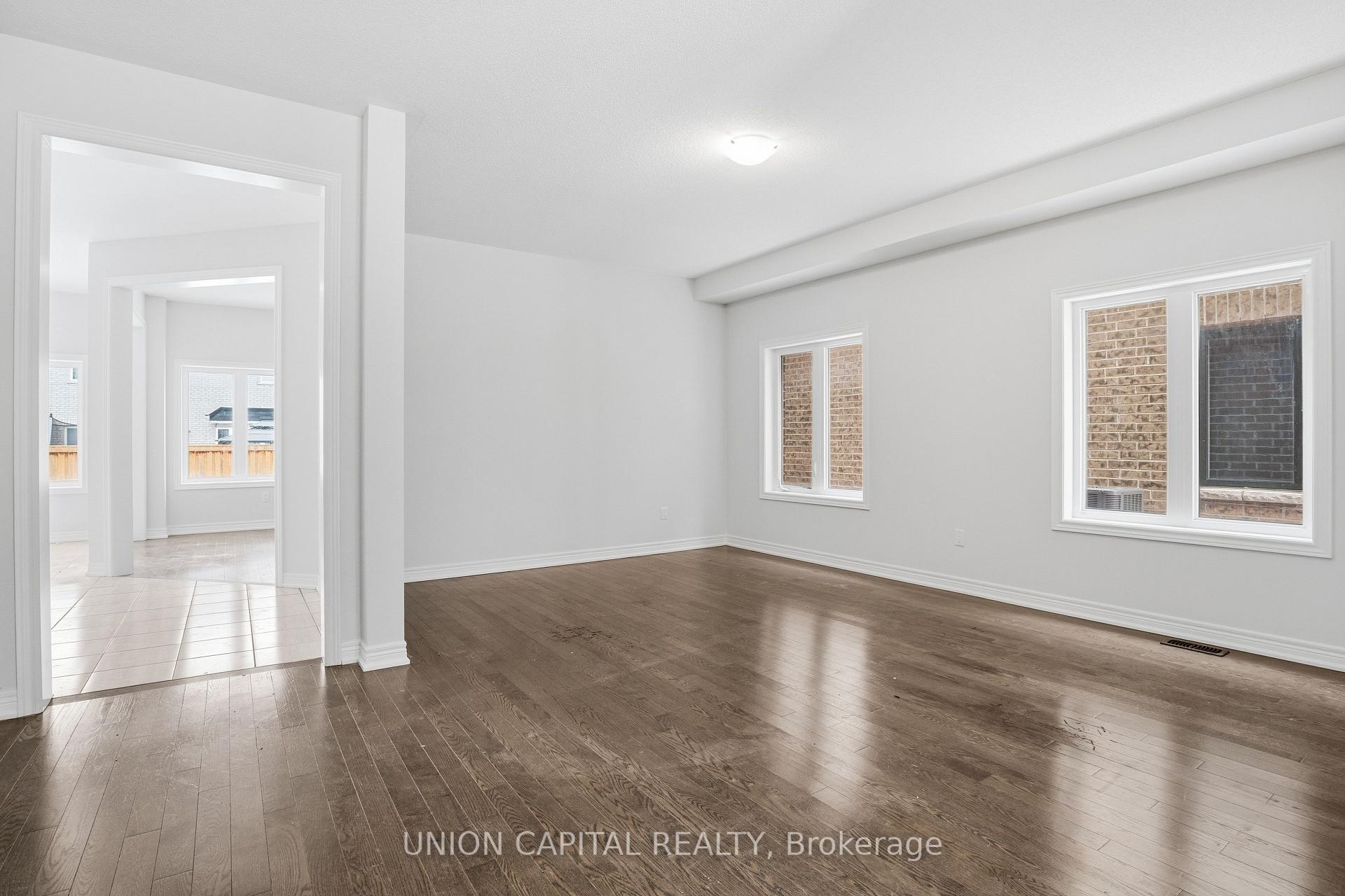 Photo 15 of 943 Larter Street, Innisfil, Alcona — HOMEH