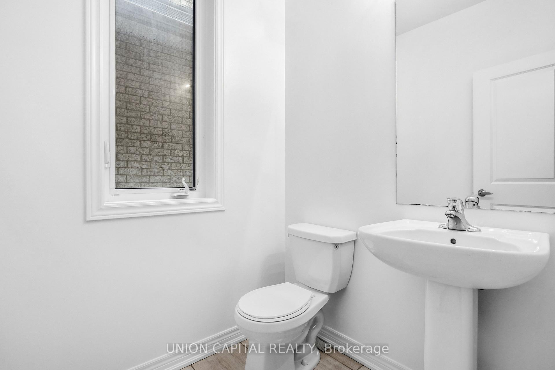 Photo 7 of 943 Larter Street, Innisfil, Alcona — HOMEH