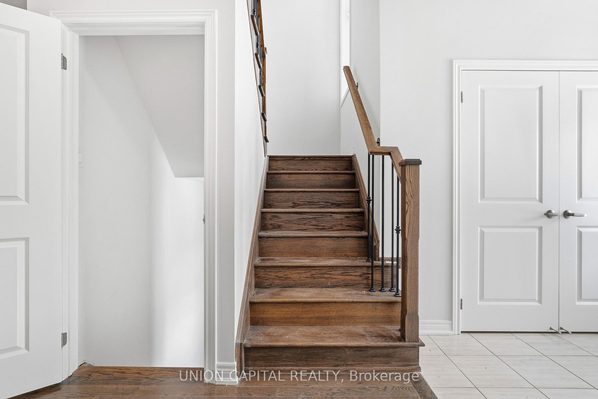 Photo 32 of 943 Larter Street, Innisfil, Alcona — HOMEH