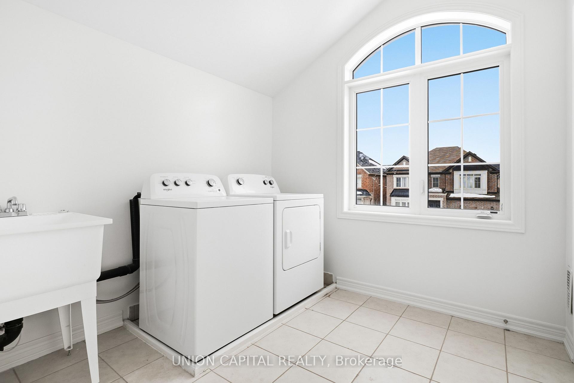 Photo 16 of 943 Larter Street, Innisfil, Alcona — HOMEH
