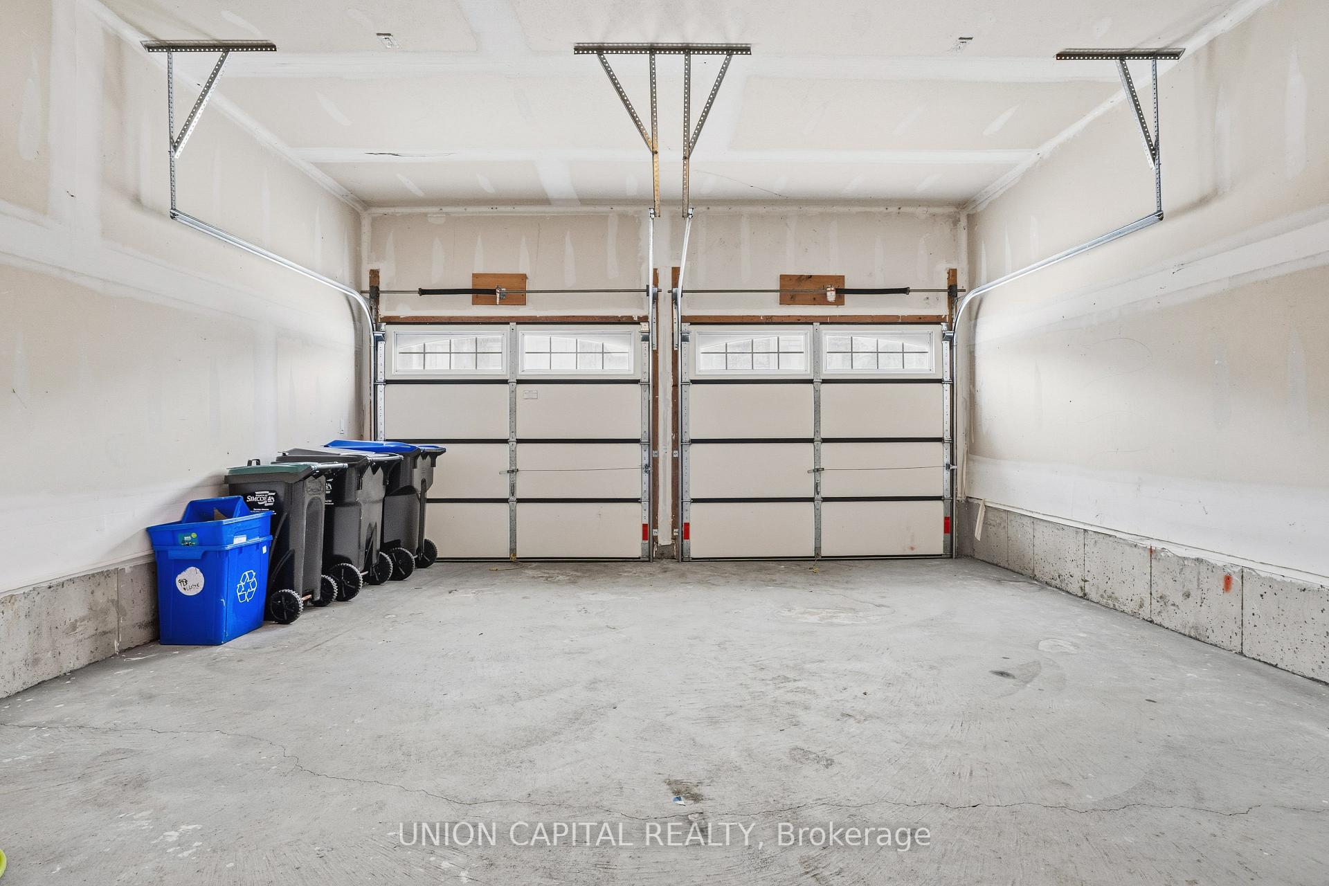 Photo 21 of 943 Larter Street, Innisfil, Alcona — HOMEH