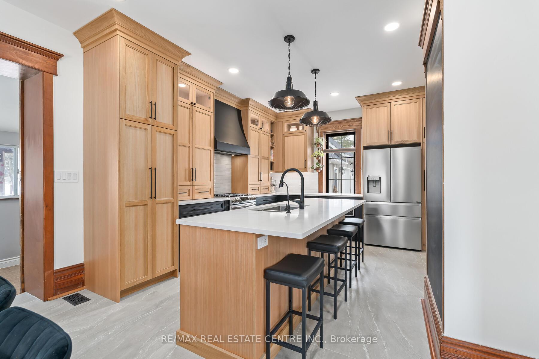 Photo 10 of 6 Dundas Street W, Erin — HOMEH